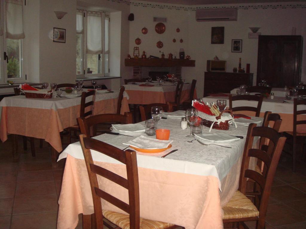 Agriturismo Cascina Vrona Monteu Roero Exterior foto