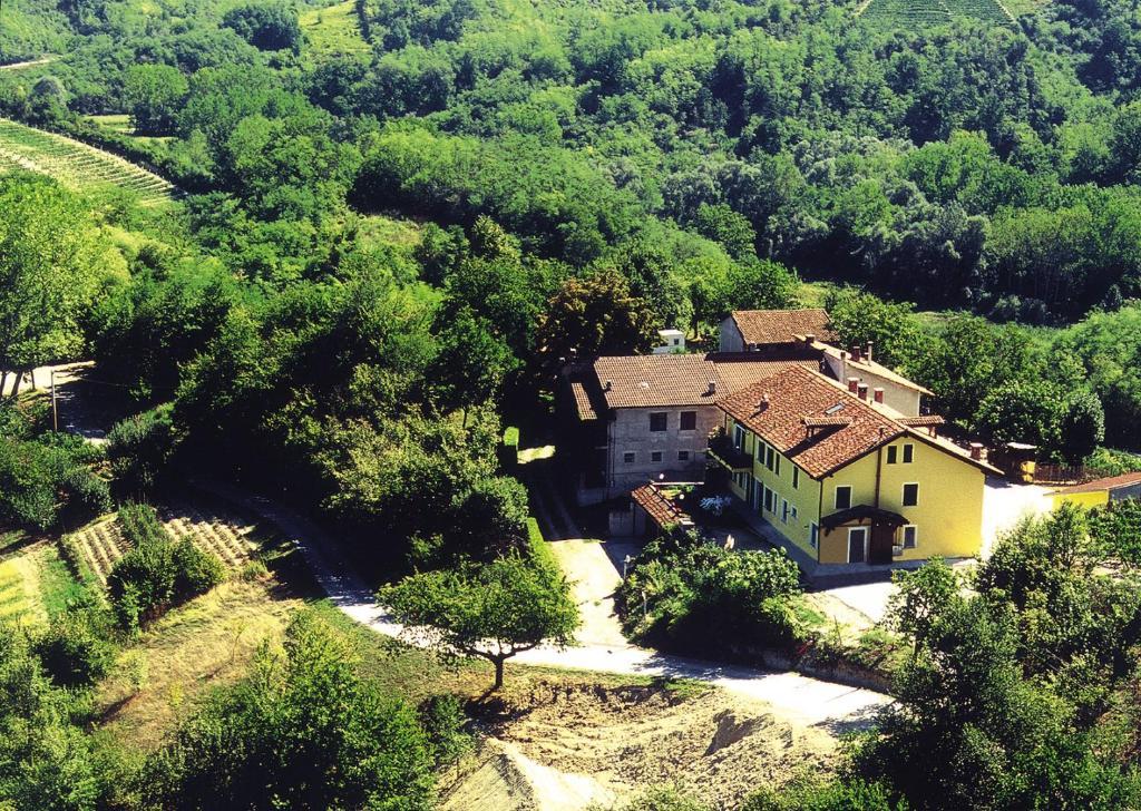 Agriturismo Cascina Vrona Monteu Roero Exterior foto